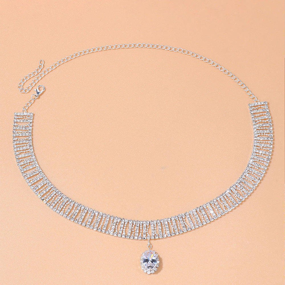 Hollow Rhinestone Necklace Cn382