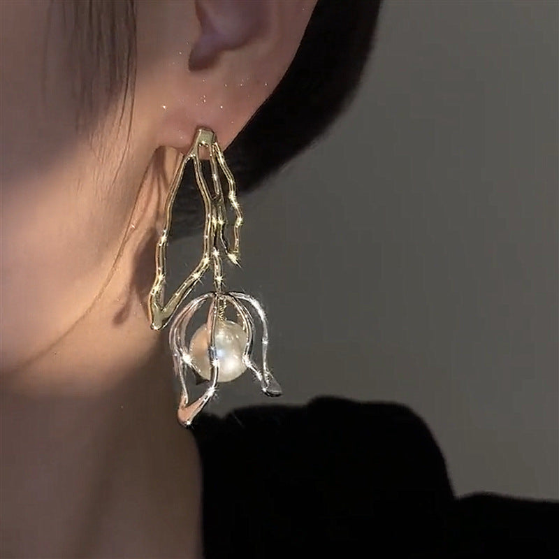 Hollow Metal Stud Earrings Cn344