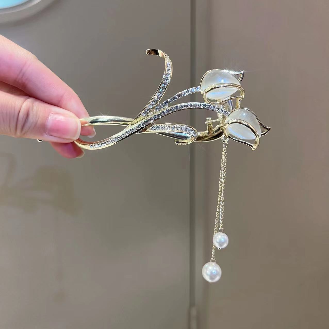 Opal Tulip Line-Shaped Tassel Barrettes Cn0234