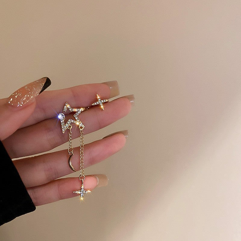 Diamond-Embedded Star Moon Earless Ear Clip Cn499