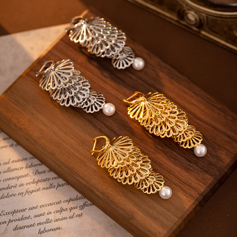 Fashion Hollowed-out Long Stud Earrings Cn368