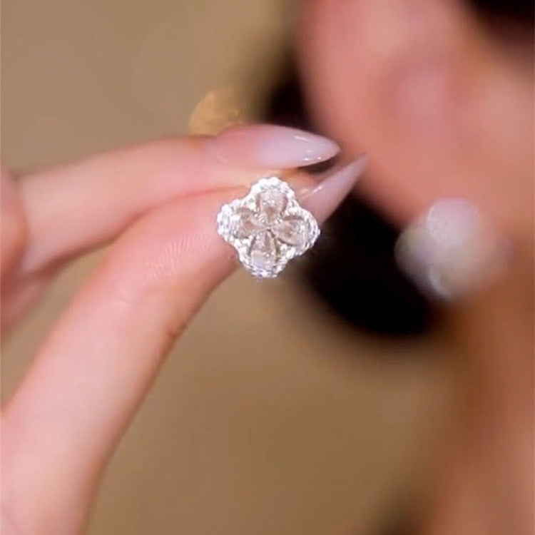 Micro Inlaid Zircon Rotating Four-Leaf Flower Earrings Cn0114