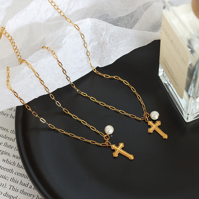 Summer ankle bracelet: unique, vintage-inspired design with cross pendant and pearl accents