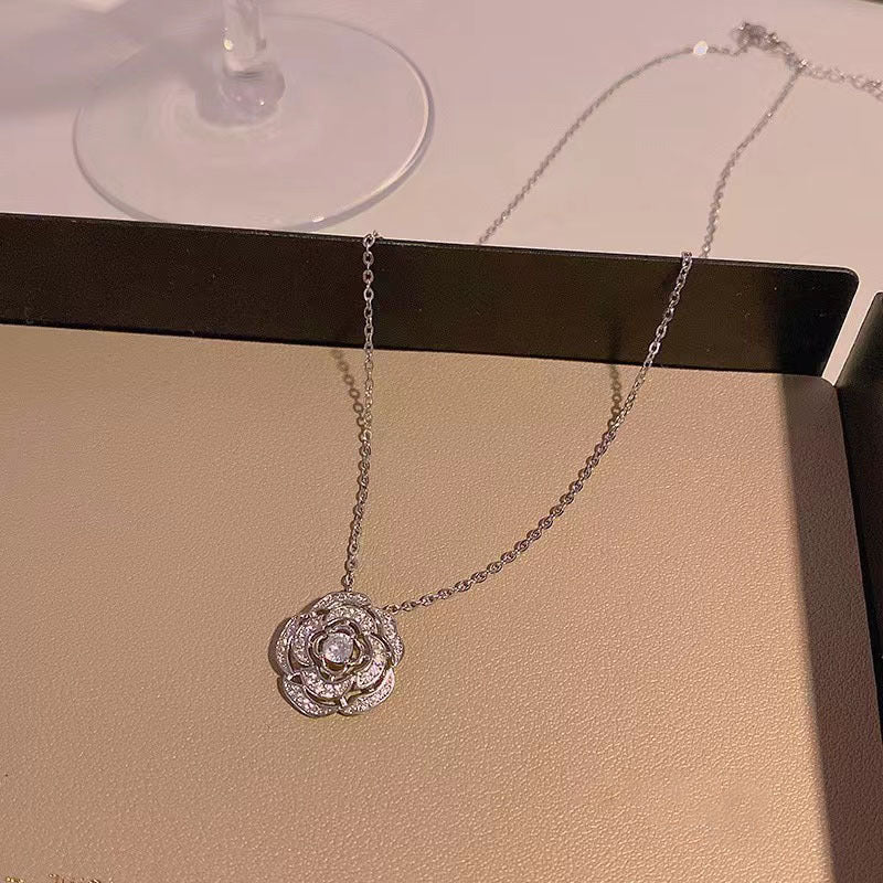 Hollow Petal Flower Necklace Cn501