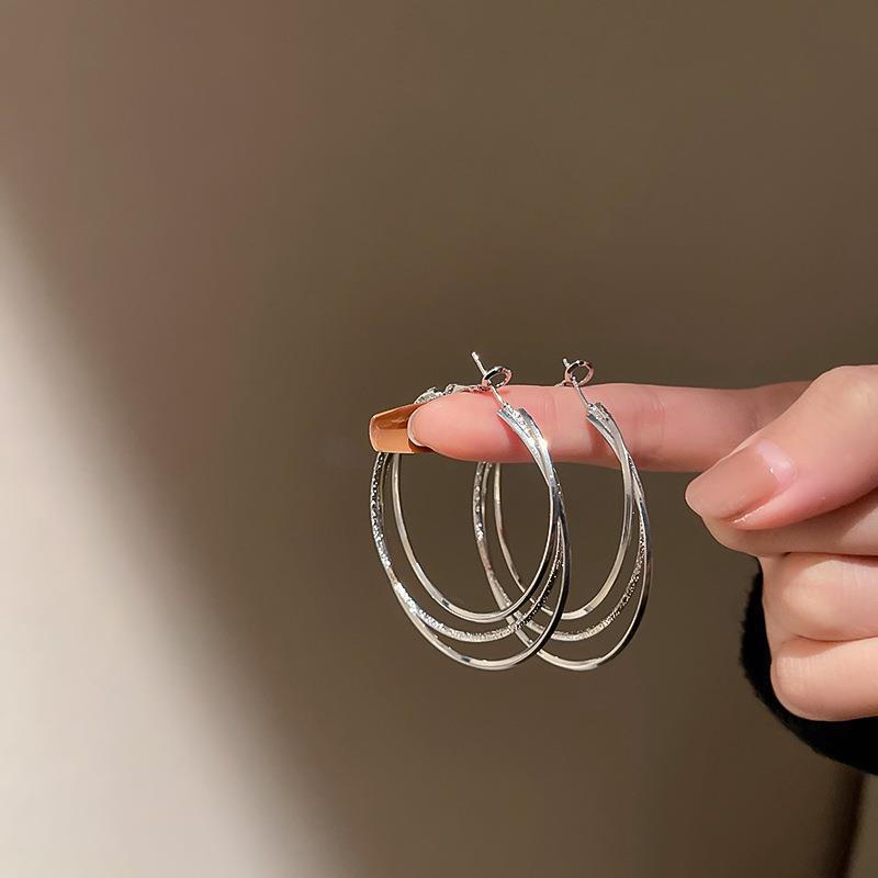 Metal Circle Earrings Cn417