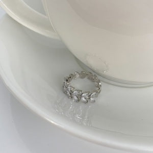 Crystal Leaves Light Wind Ring Cn445