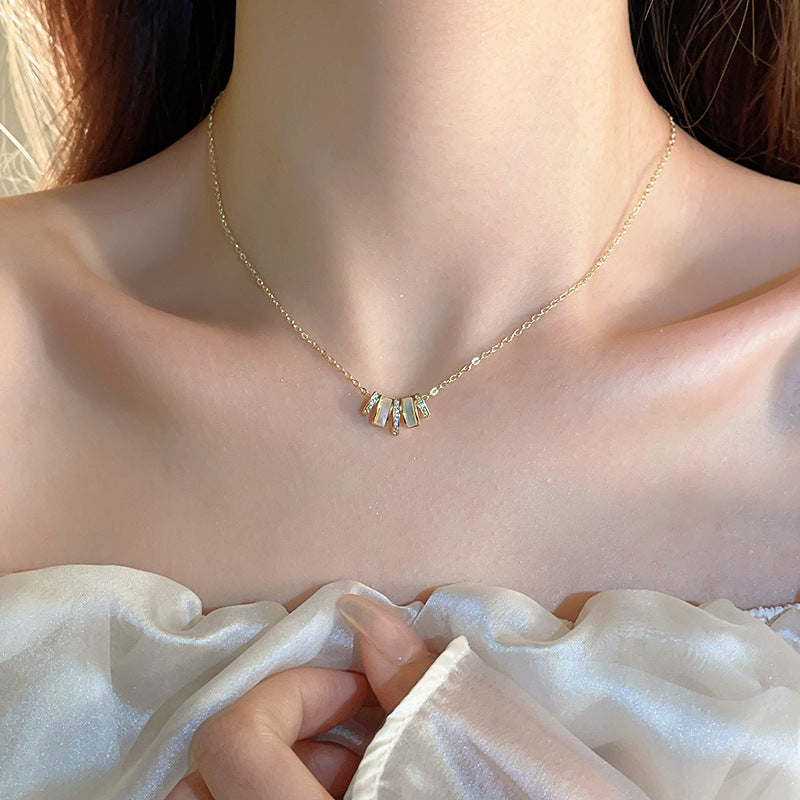 Simple Zircon Fritillary Necklace Cn497