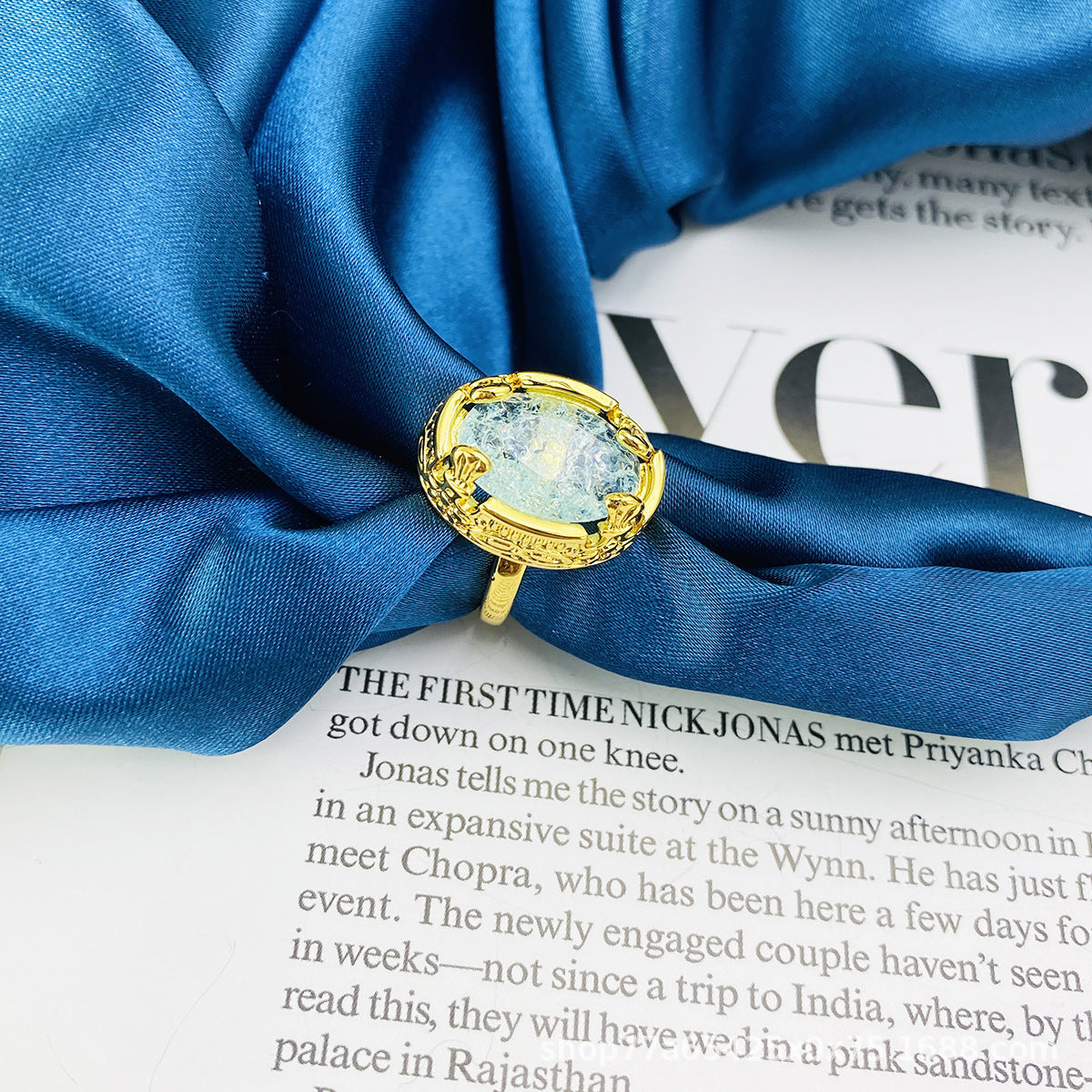 Retro Stud Earrings Gold-Plated Oval Gem Graceful Earrings Cn568