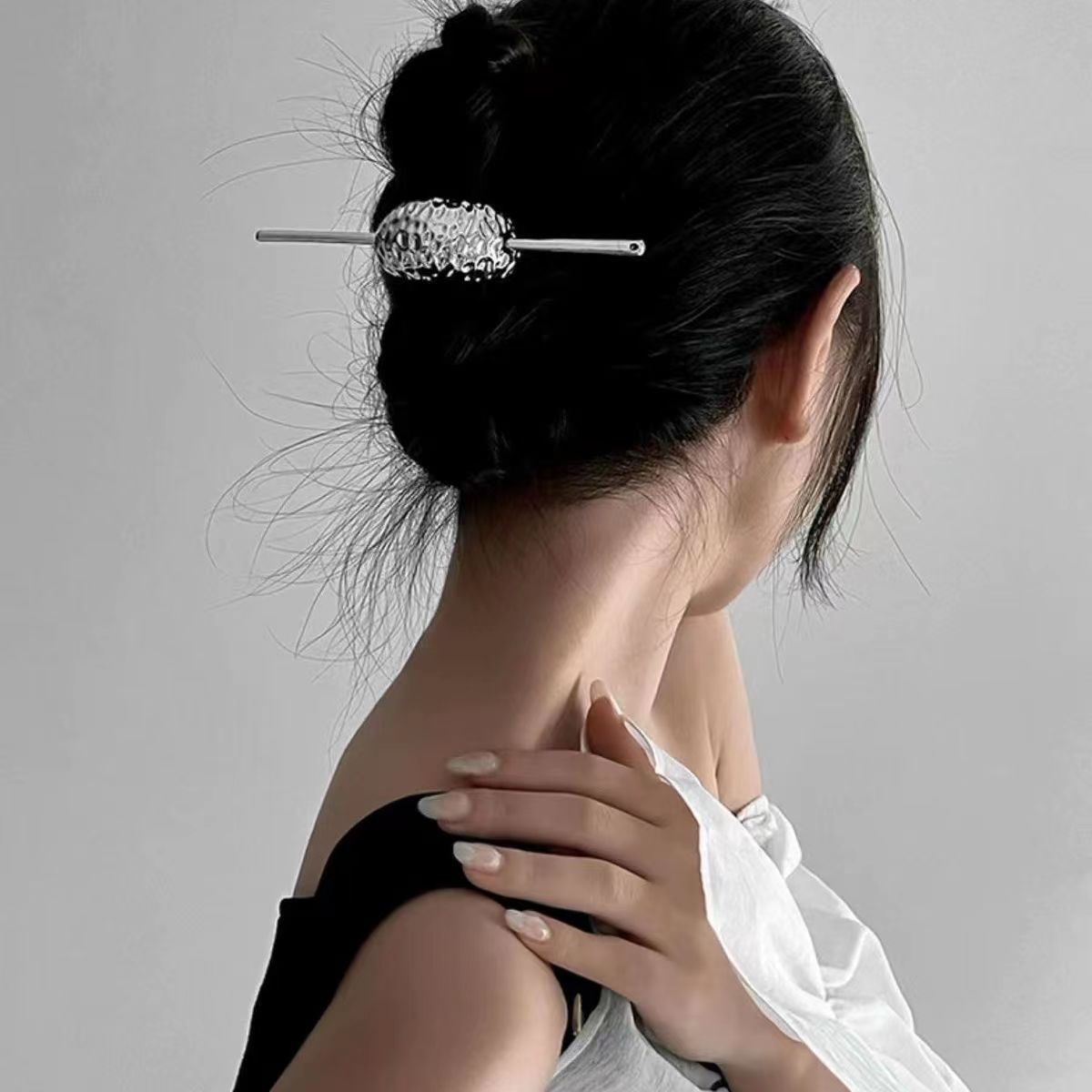 Moon Tassel Hairpin Cn0233