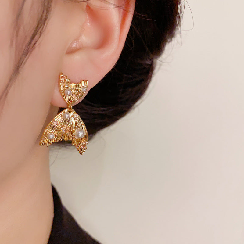 Rhinestone Pearl Fishtail Earrings Cn527