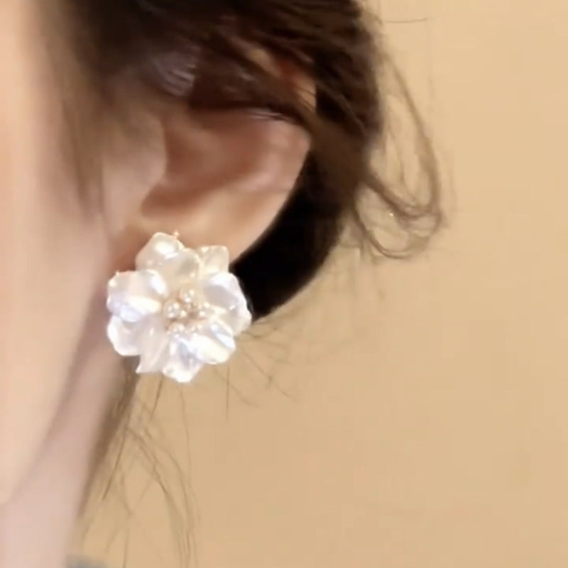 White Camellia Flower Earrings Cn542