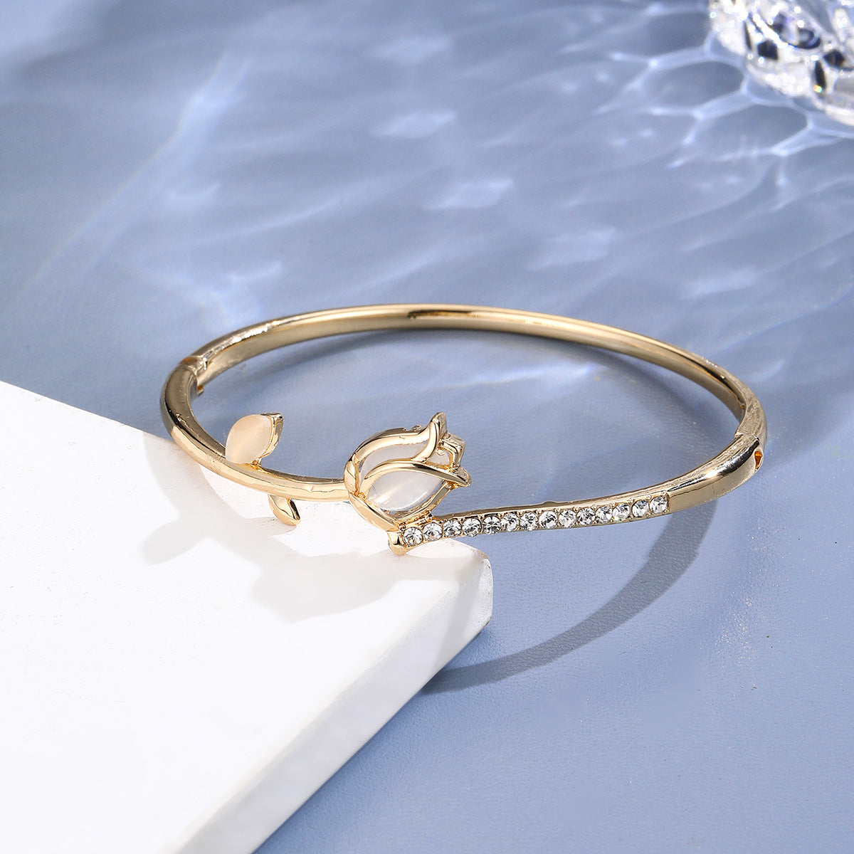 Opal Tulip Bracelet Cn470