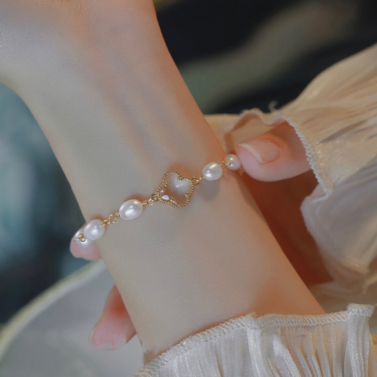 Lucky Four-Leaf Clover Natural Freshwater Pearl Bracelet Cn533