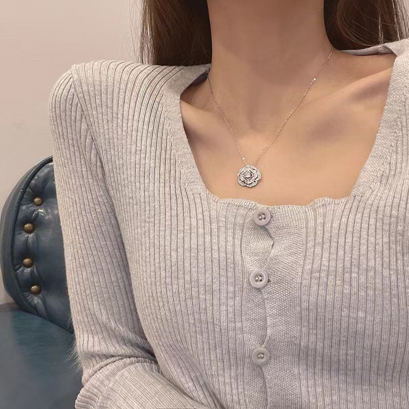 Hollow Petal Flower Necklace Cn501