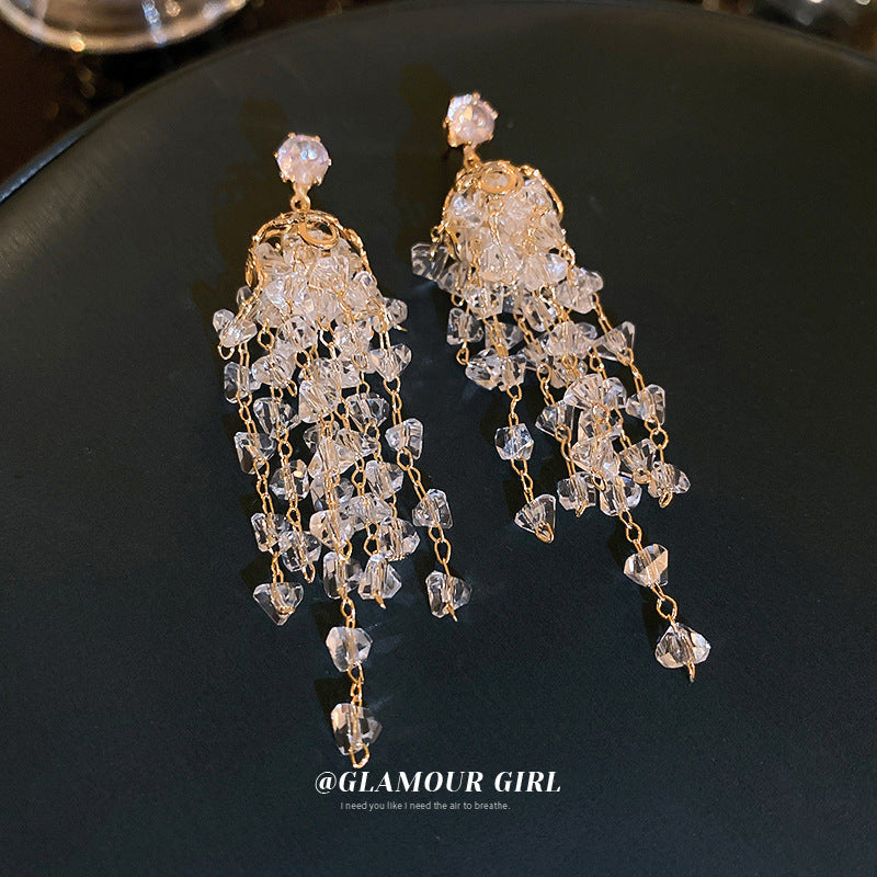 크리스탈 삼각형 술 귀걸이 Cn372