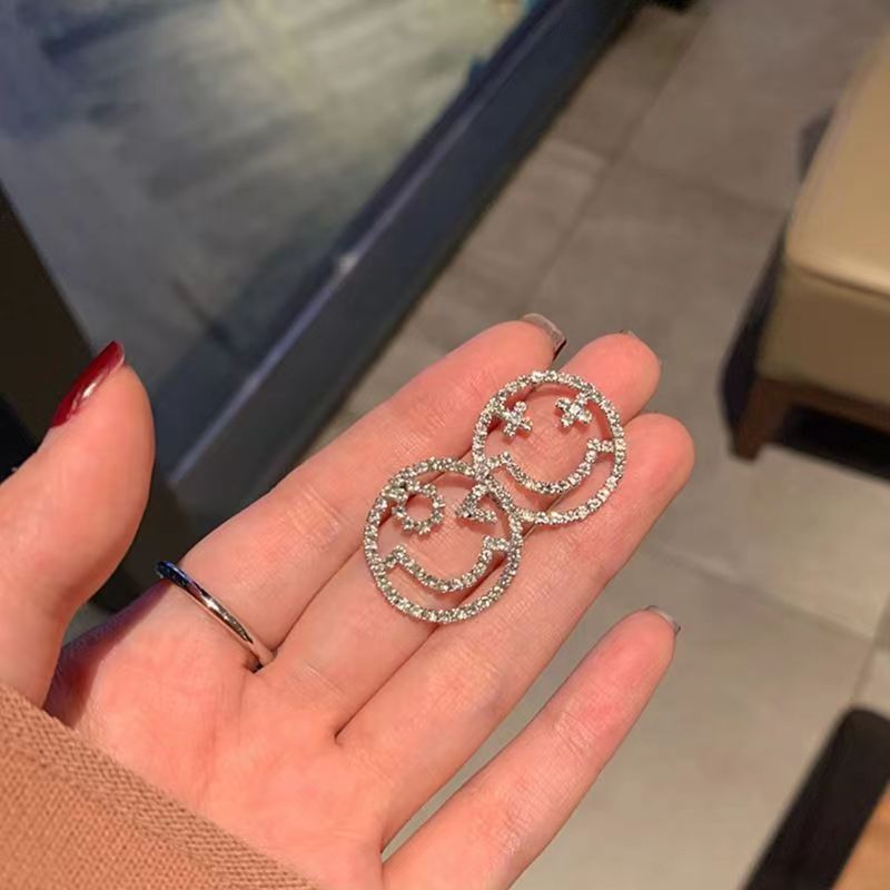 Rhinestone Micro-Inlaid Smiley Face Stud Earrings Cn460