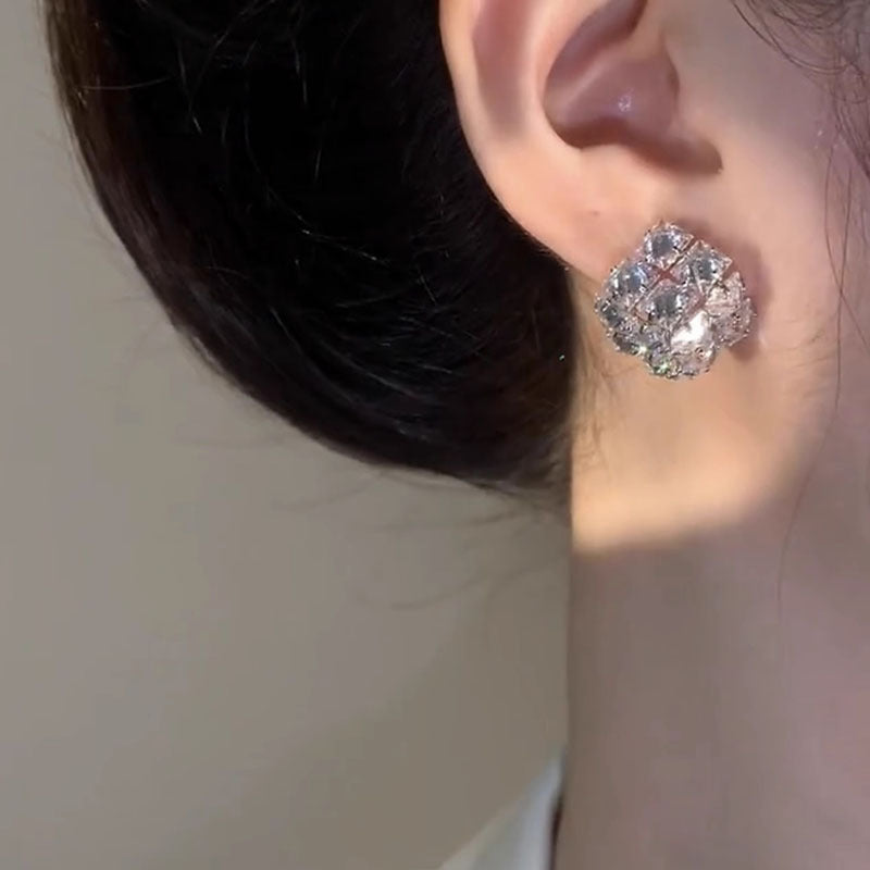 Zircon Three-Dimensional Square Earrings Cn552
