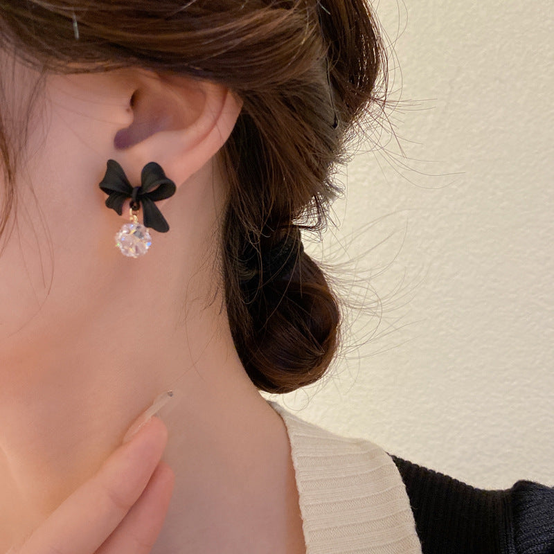 گوشواره توپی زیرکون پاپیونی