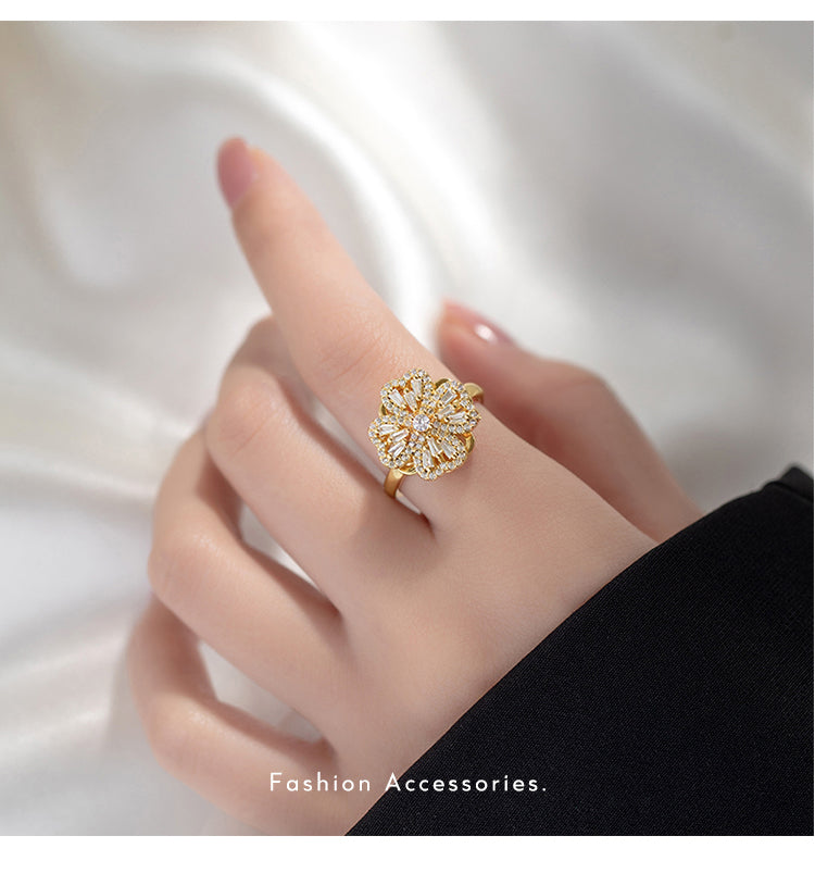 Nhẫn xoay cỏ bốn lá cho nữ