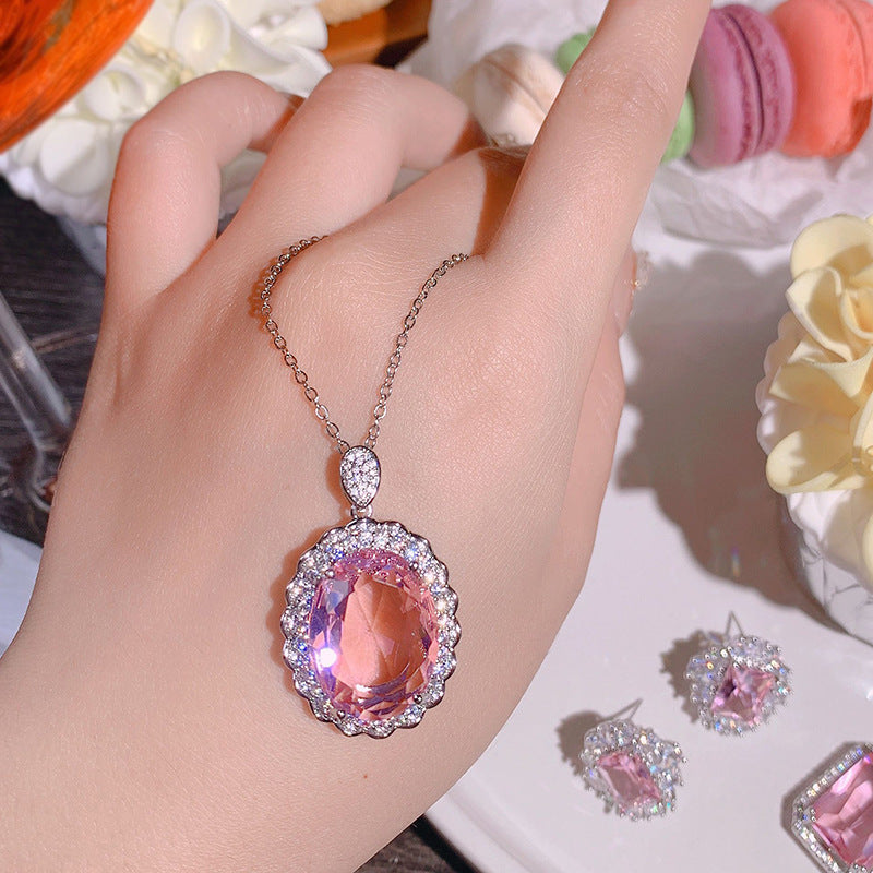 گردنبند آویز صورتی بیضی شکل زیرکون