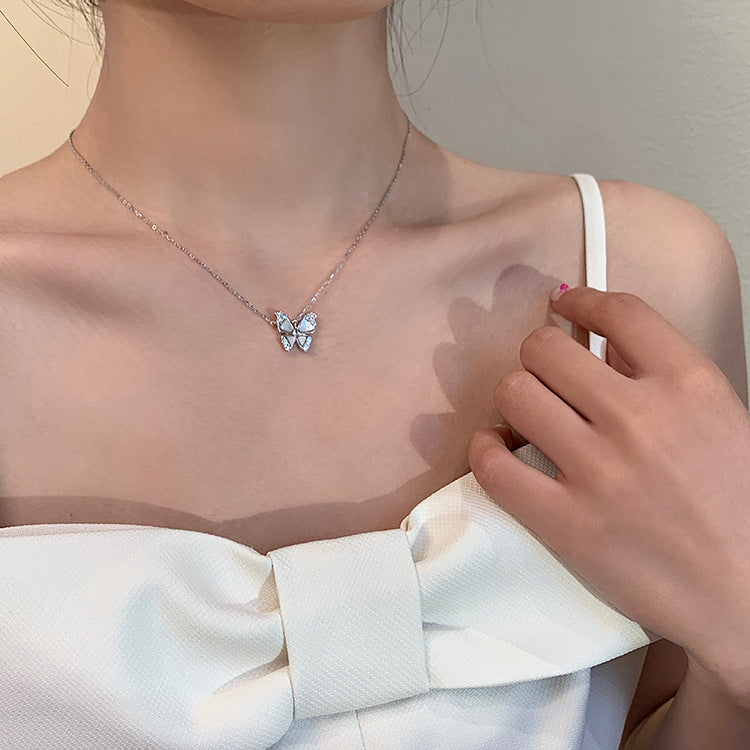 Rhinestone ماں شیلفش تتلی ہار