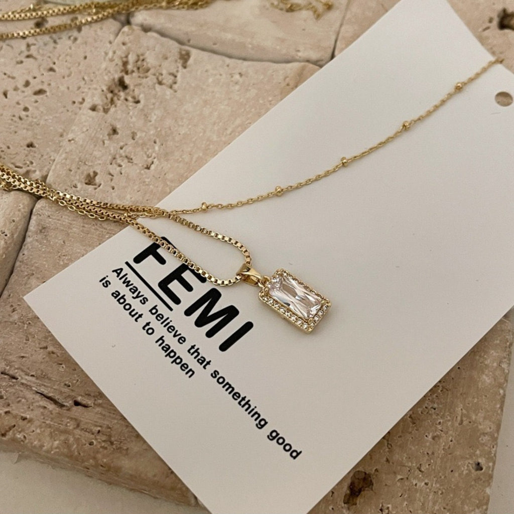 Laminierte Halskette mit quadratischer Bohrung und doppelter Schlüsselbeinkette