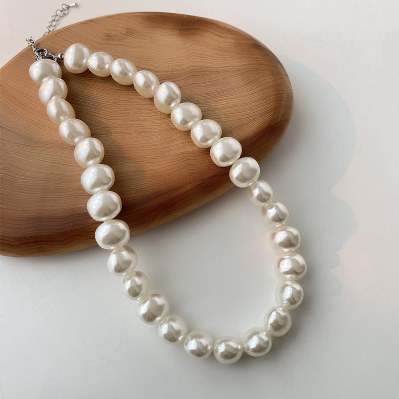 گردنبند و گوشواره بزرگ رترو