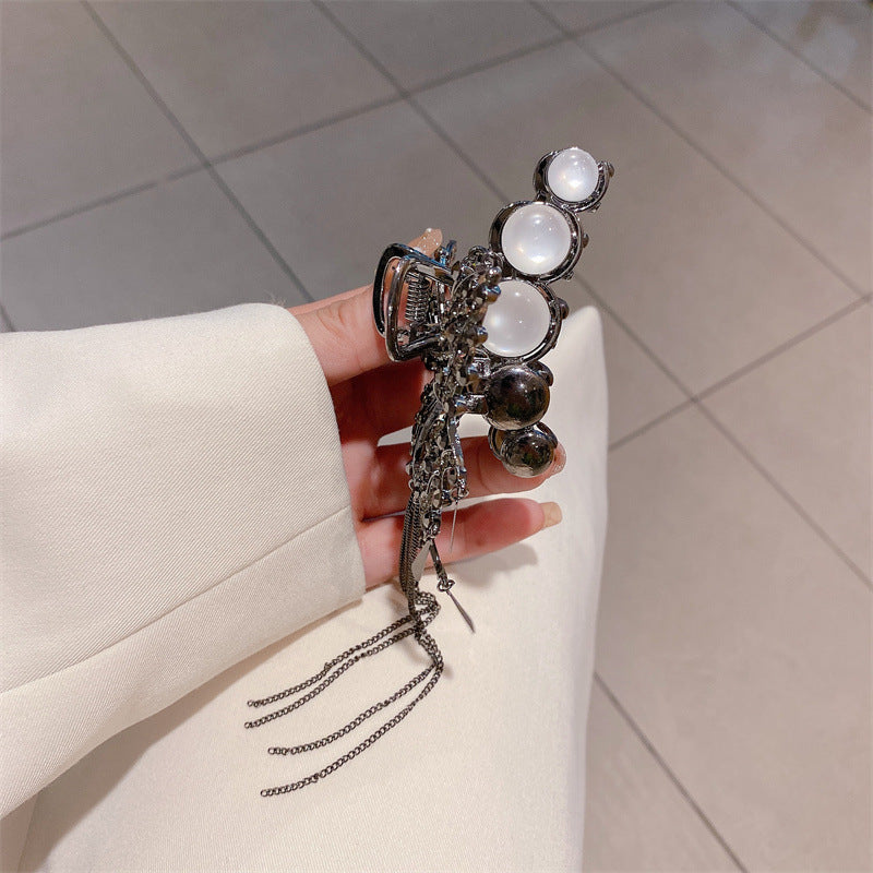 Шпилька для волос с подвеской в форме бабочки и кисточкой