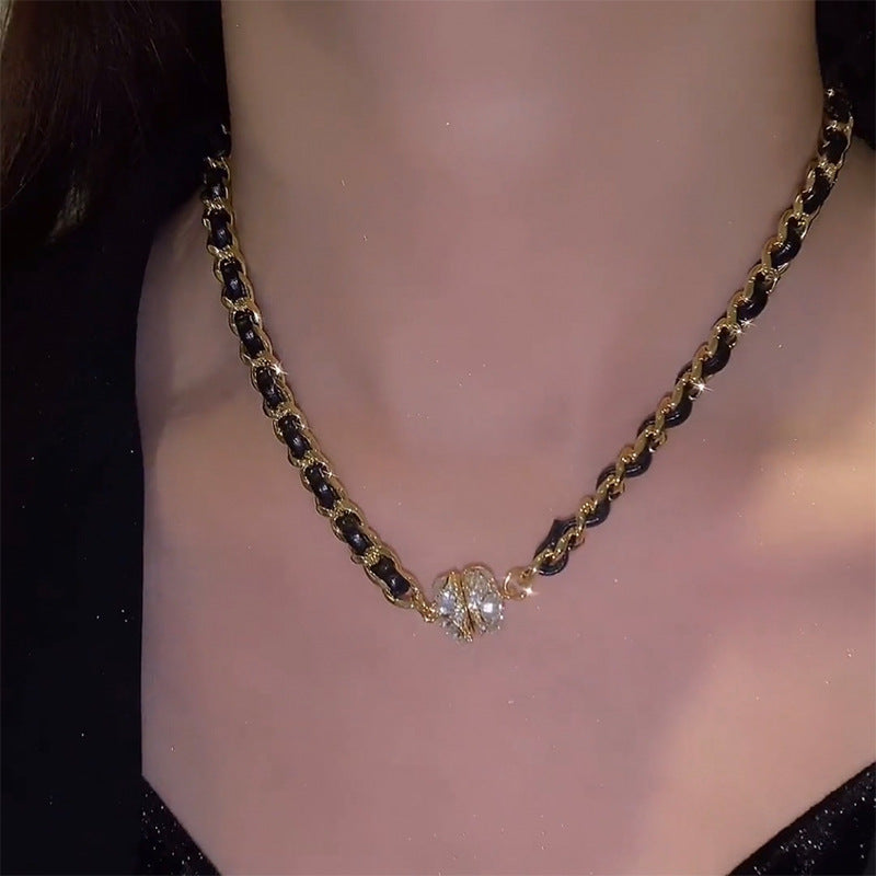 Kalung Magnet Rantai Bungkus Kulit