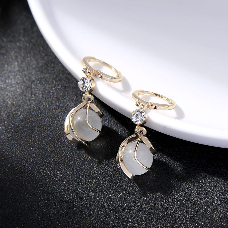 Fashion Design Sense Spiral Opal Earrings Super Flash Diamond Gem Earrings Face Skinny Ear Jewelry