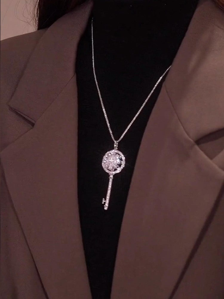 নতুন শুভ দরজা কী ঘূর্ণনযোগ্য দুল মহিলাদের ক্ল্যাভিকল চেইন