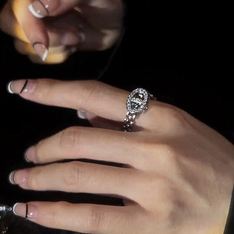 मायनर डिझाईन किंचित इनलेड झिरकॉन पिग नोज चेन समायोज्य रिंग