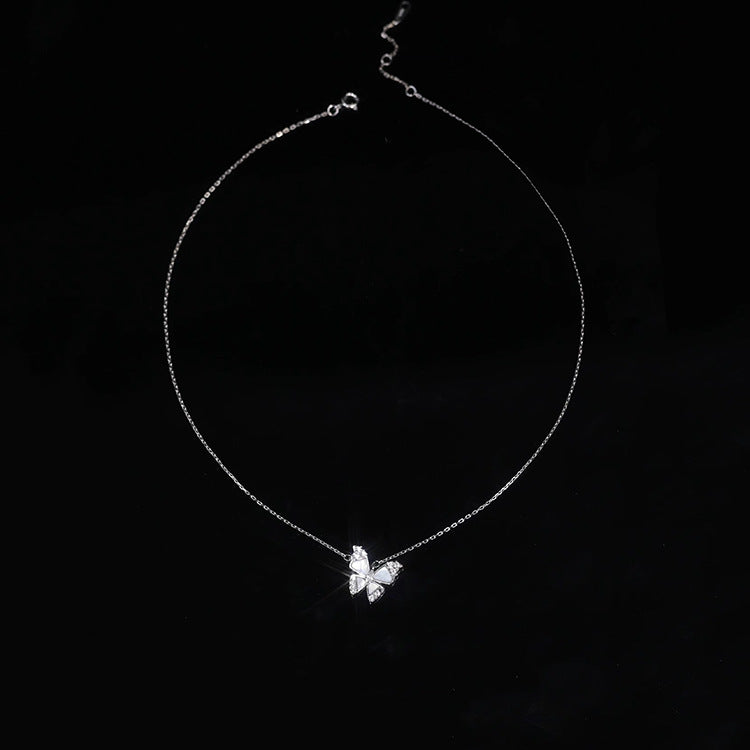 Rhinestone Mother Shellfish Butterfly Necklace
