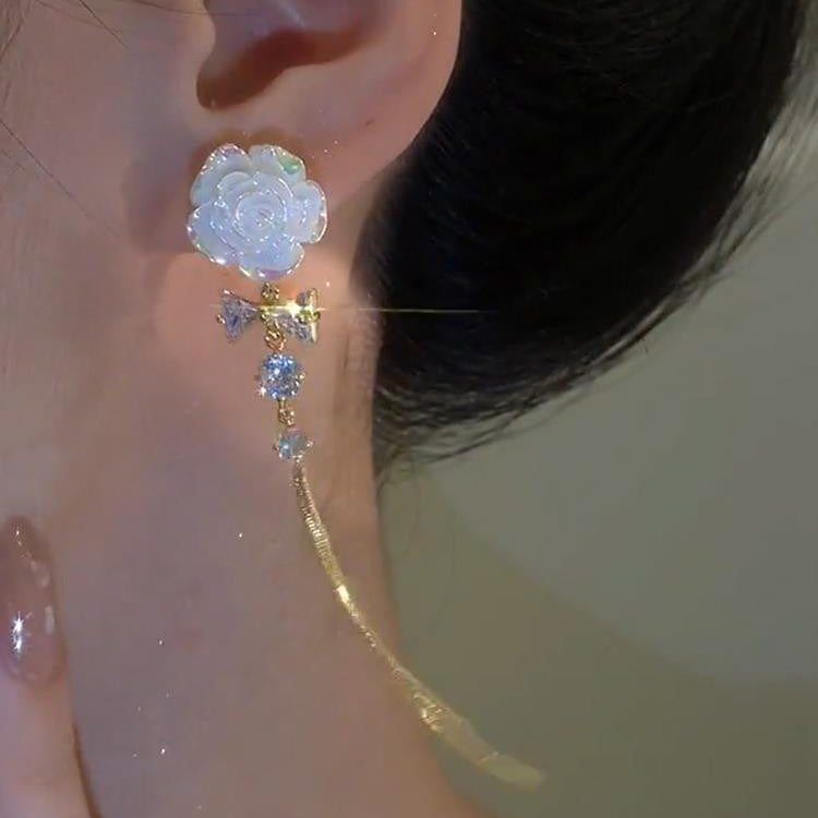 Retro gentle camellia tassel earrings