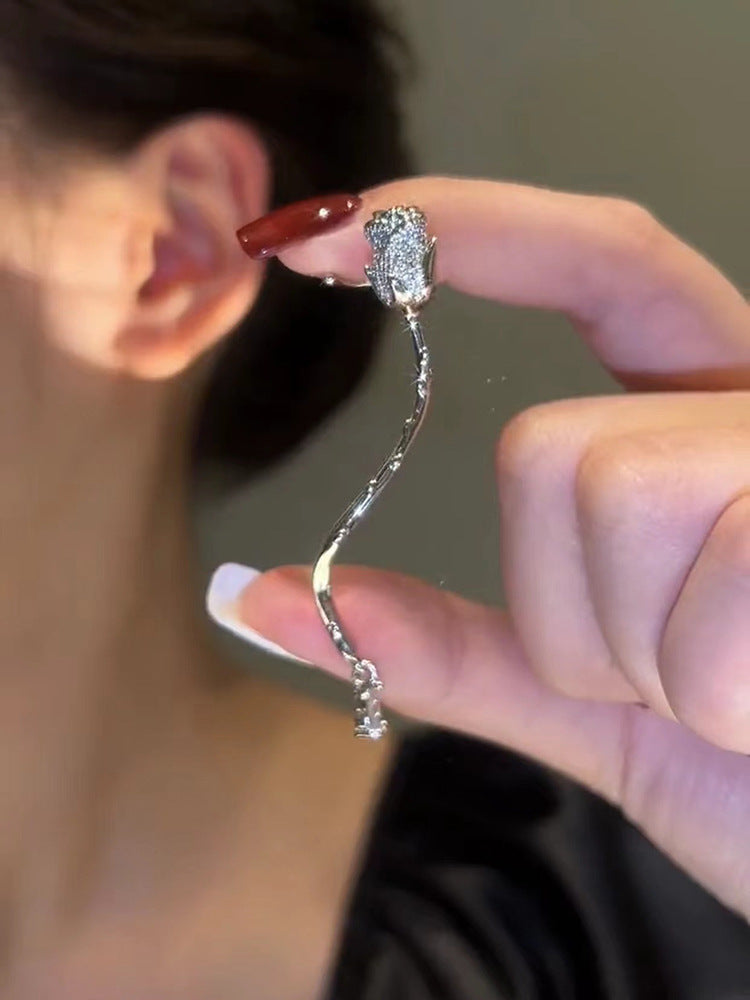 گیره استخوانی گوشواره لاله با شخصیت زیبا گوشواره گوشواره گوشواره گوشواره گوشواره یک تکه