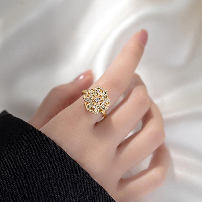 Four-leaf clover rotating ring female