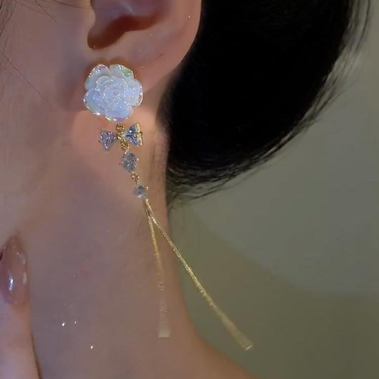 Retro gentle camellia tassel earrings