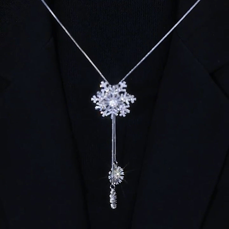 Rantai sweter kepingan salju zirkon berputar kalung Joker wanita