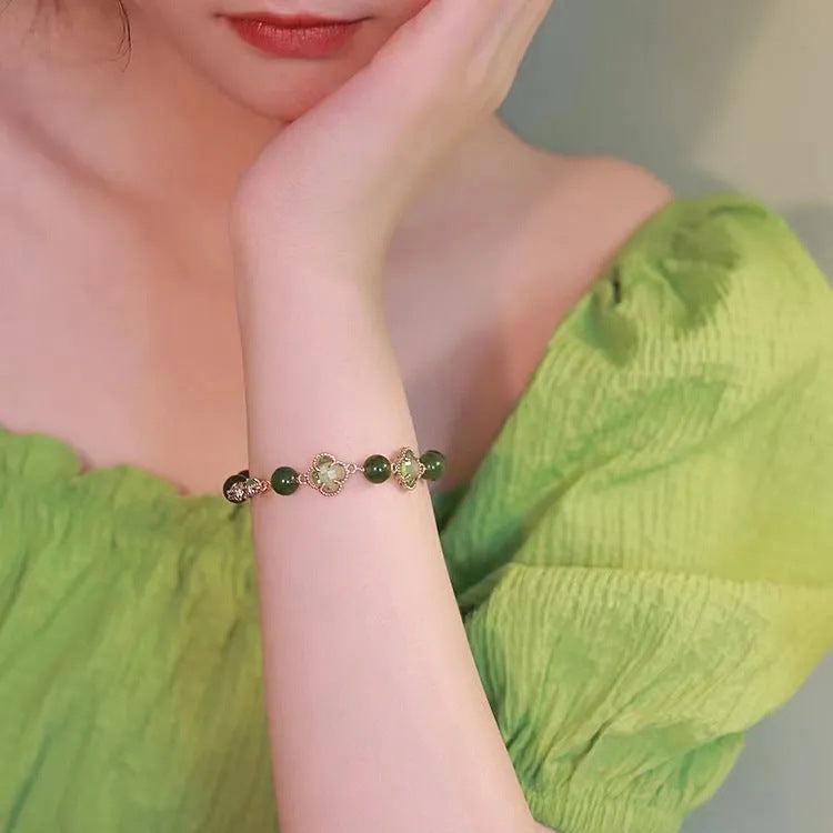 Four-leaf clover green pith bracelet