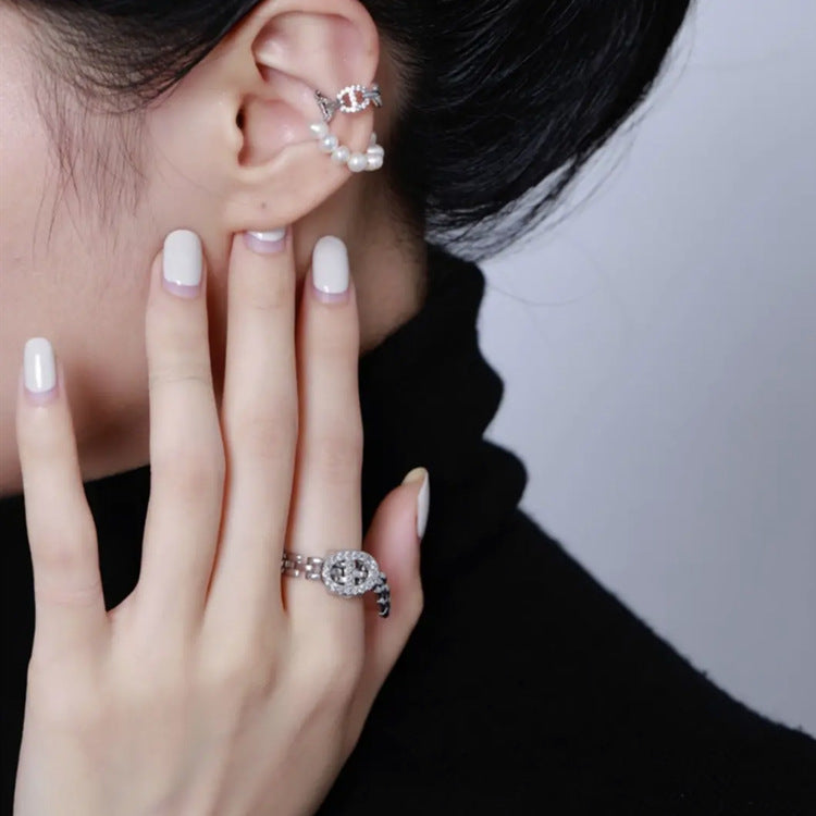 मायनर डिझाईन किंचित इनलेड झिरकॉन पिग नोज चेन समायोज्य रिंग