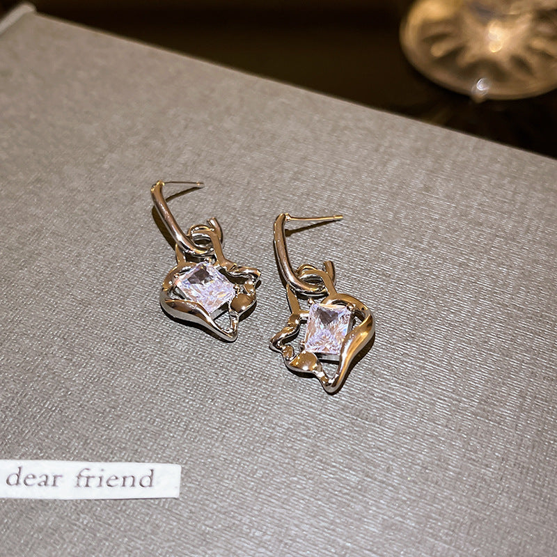 گوشواره های نامنظم حاشیه ای زیرکون قطره ای