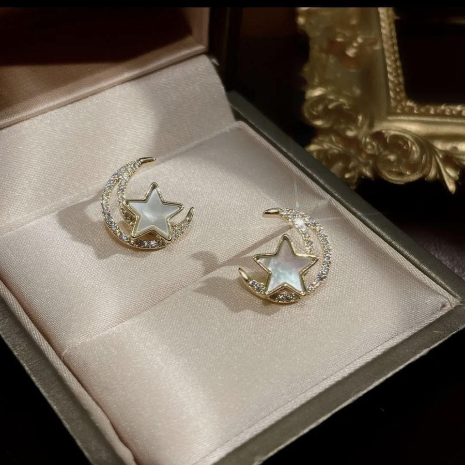 گوشواره های چرخشی با منبت کاری شده با ماه کامل