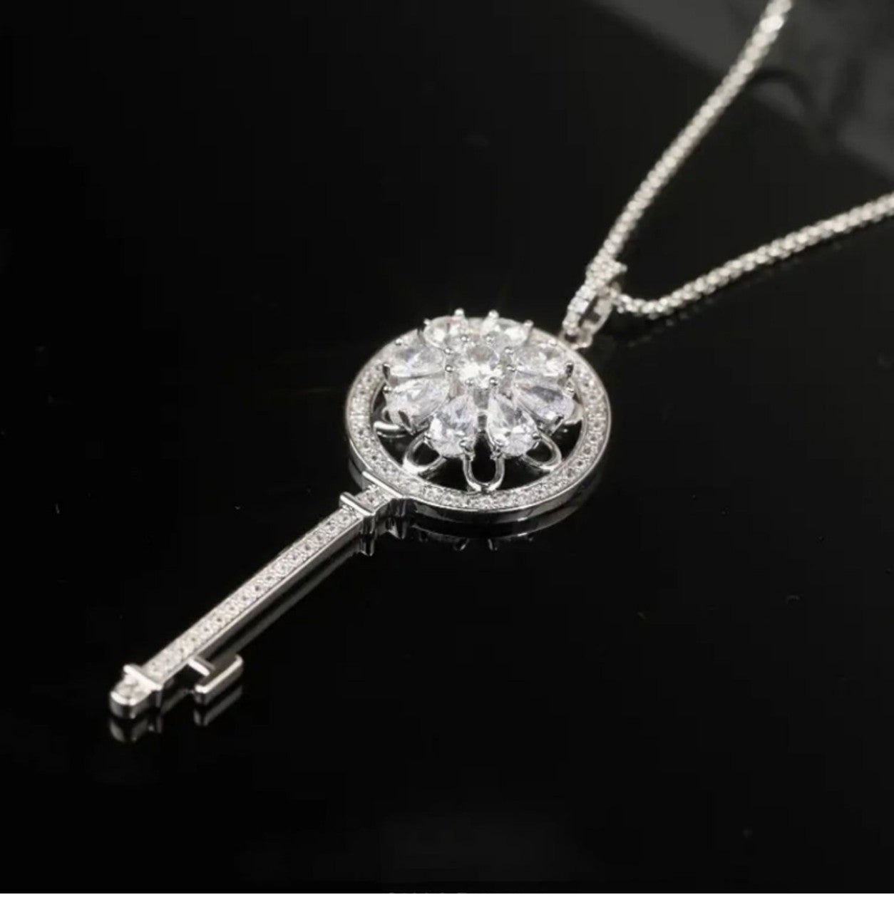 নতুন শুভ দরজা কী ঘূর্ণনযোগ্য দুল মহিলাদের ক্ল্যাভিকল চেইন