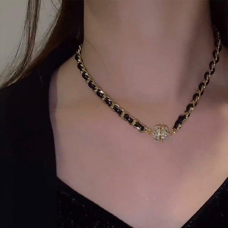 Kalung Magnet Rantai Bungkus Kulit