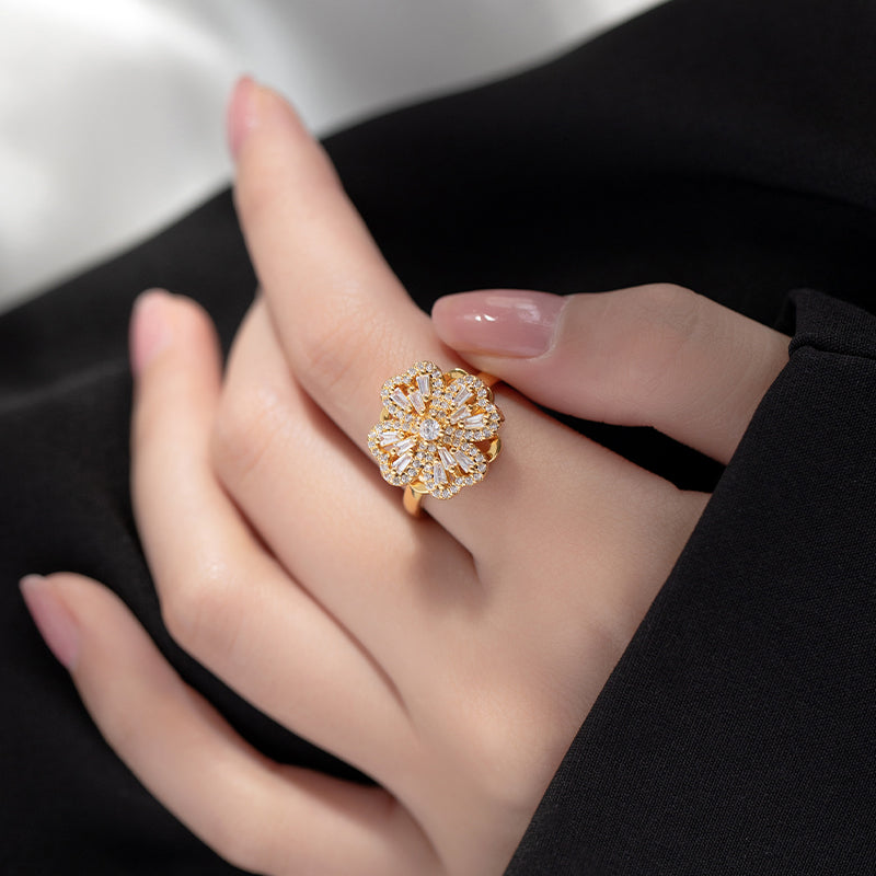 Four-leaf clover rotating ring female