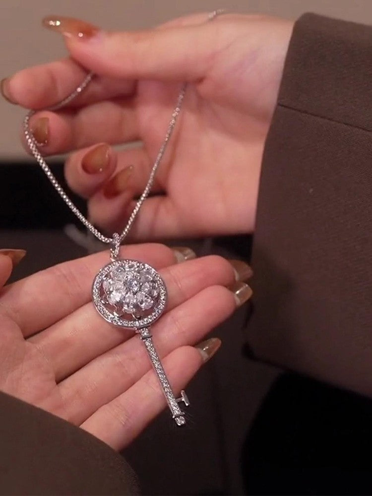 নতুন শুভ দরজা কী ঘূর্ণনযোগ্য দুল মহিলাদের ক্ল্যাভিকল চেইন