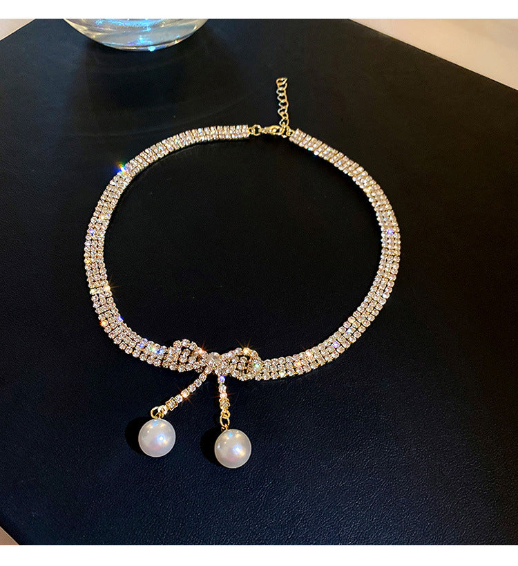 ডায়মন্ড বো নেকলেস