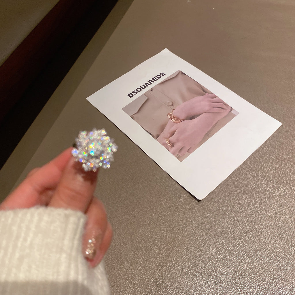 Vòng bông tuyết xoay có thể xoay vòng.