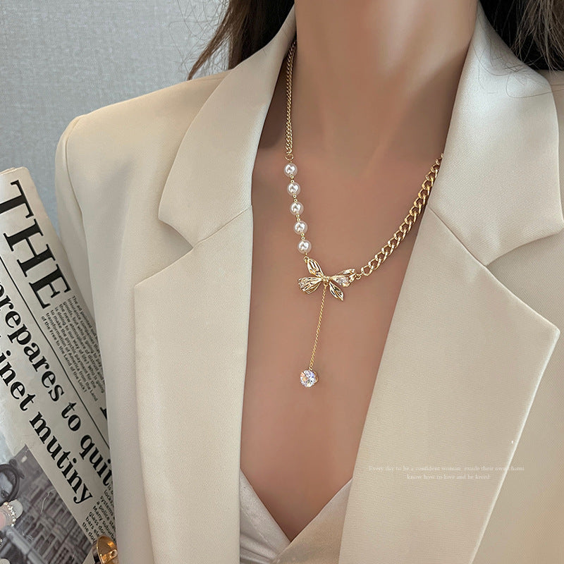 ক্রিস্টাল বো নেকলেস