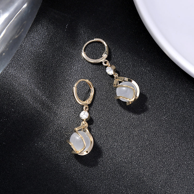 Fashion Design Sense Spiral Opal Earrings Super Flash Diamond Gem Earrings Face Skinny Ear Jewelry